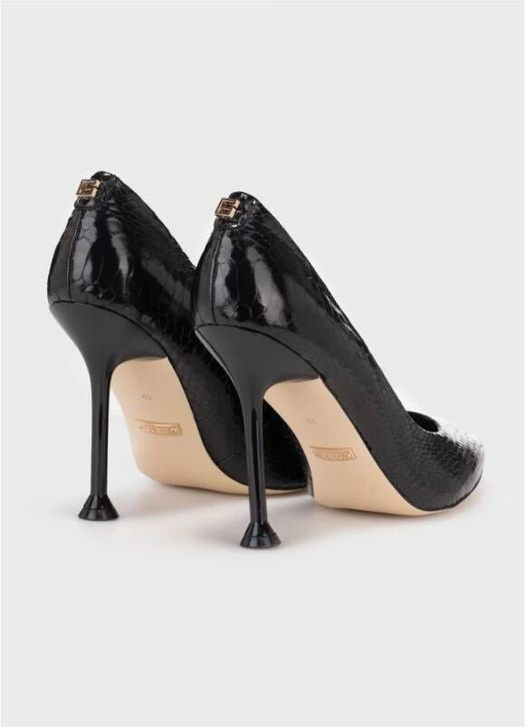 Sapato de Salto Alto Preto Guess