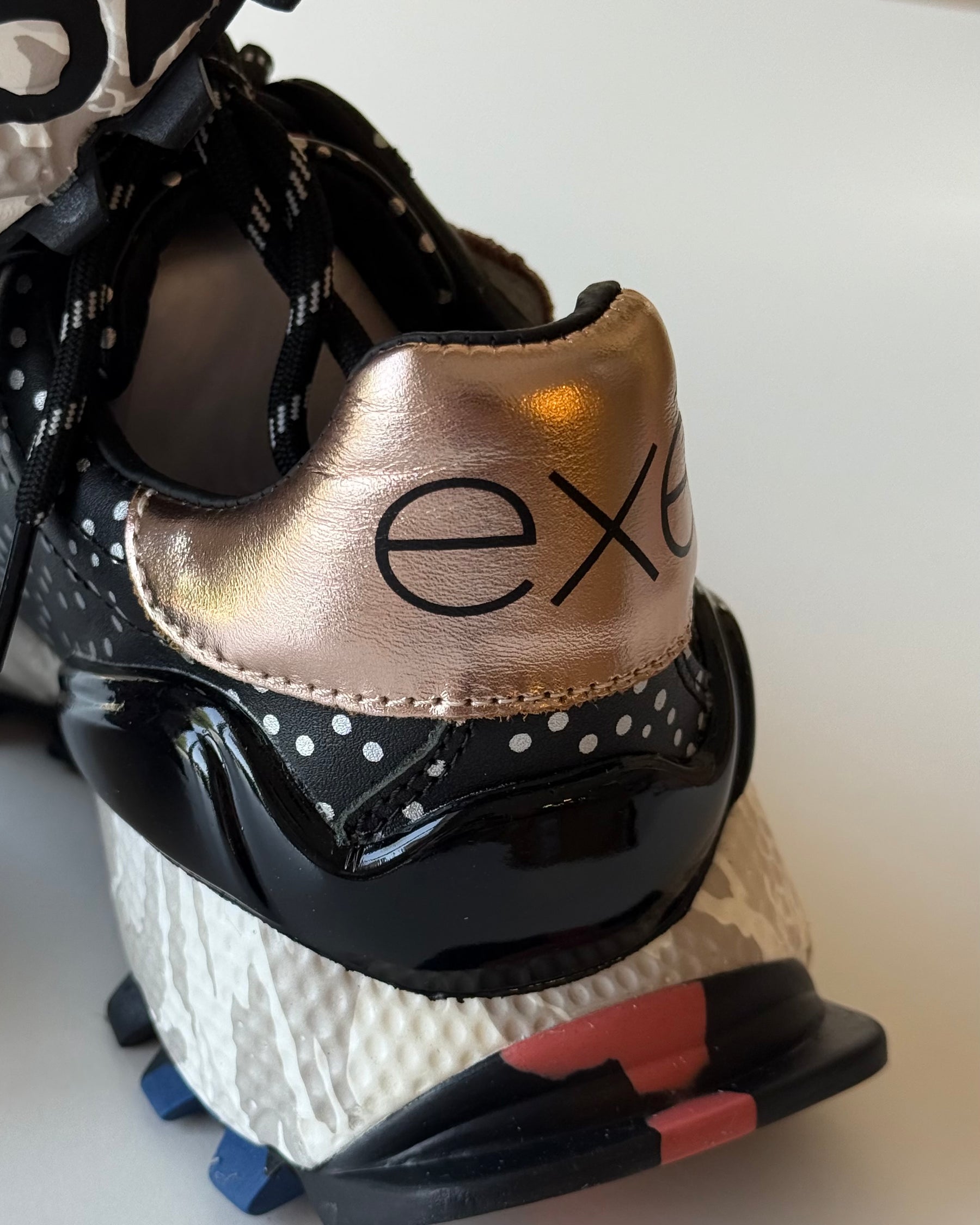 SAPATILHAS EXE BLACK/CHAMPAGNE