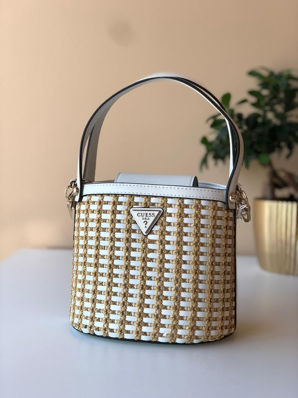 Mala Bucket Atalia em ráfia Guess