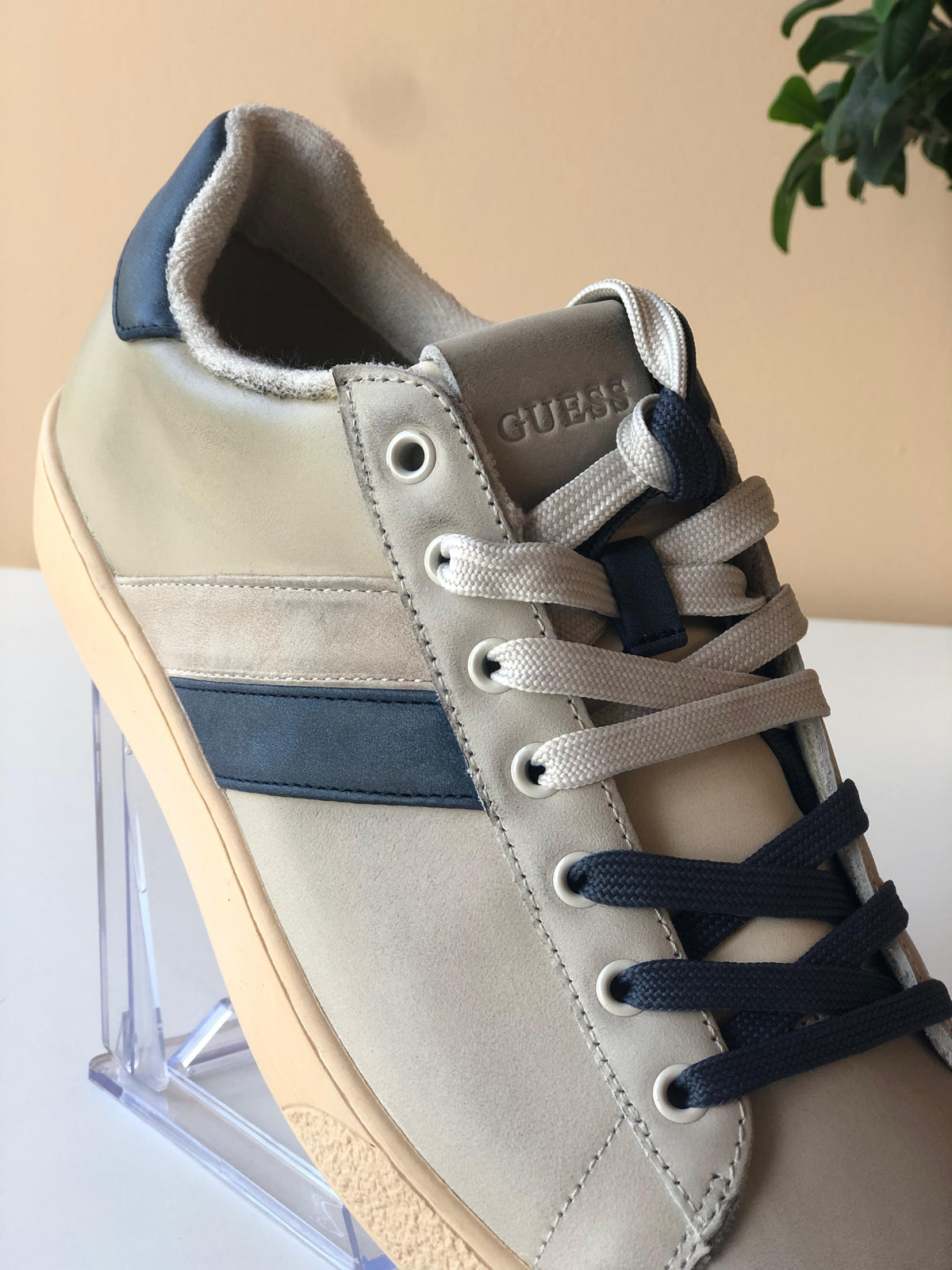 Sapatilhas Guess FMJNII LEA12
