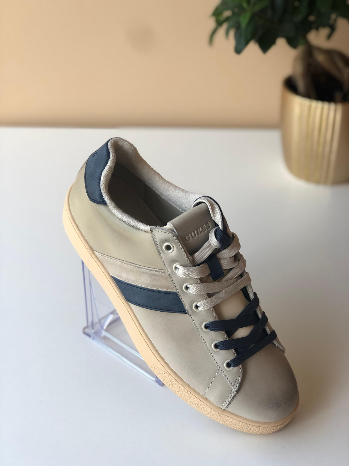 Sapatilhas Guess FMJNII LEA12