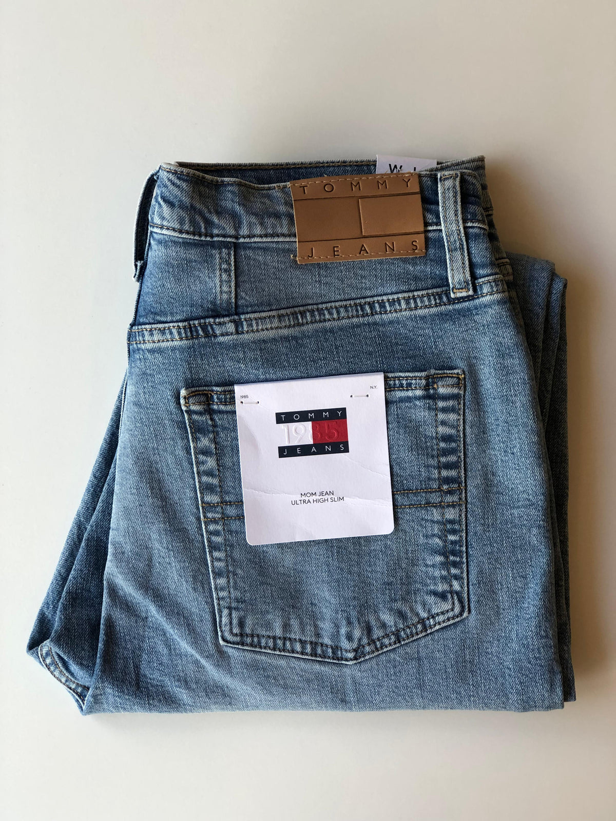 Tommy Jeans Mom Ultra High Slim Jeans