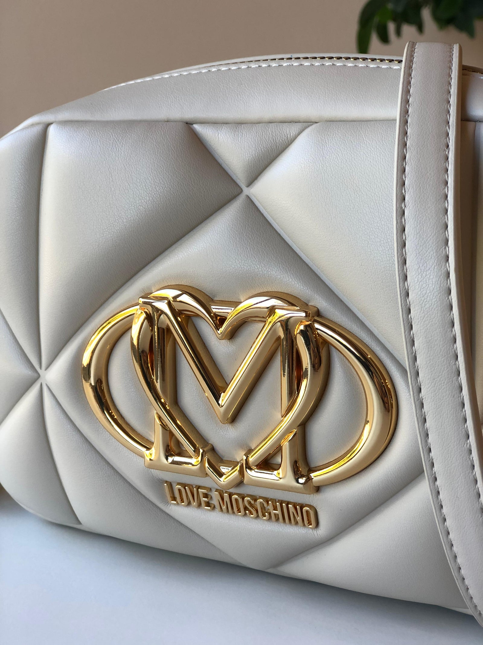 Mala Love Moschino Crossbody Bag