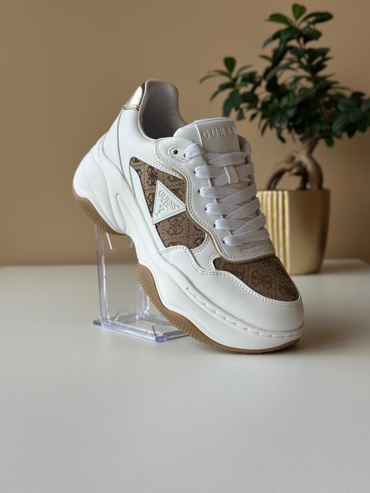 Hapyy Guess 4G logo trainers
