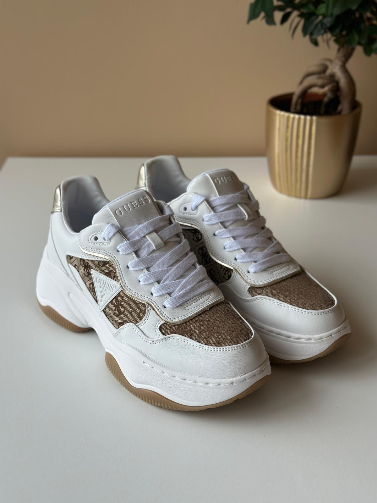 Hapyy Guess 4G logo trainers