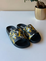 Chinelos Logo Baroque Versace Jeans Couture