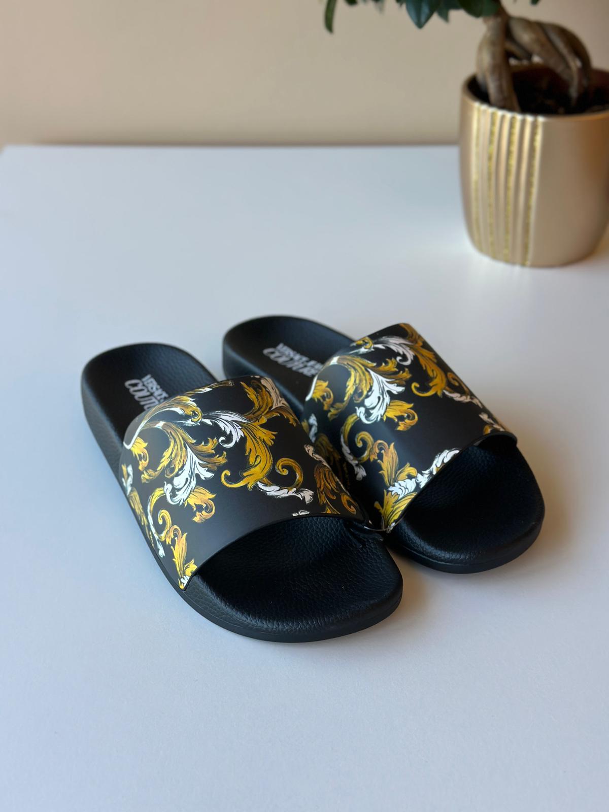 Chinelos Logo Baroque Versace Jeans Couture