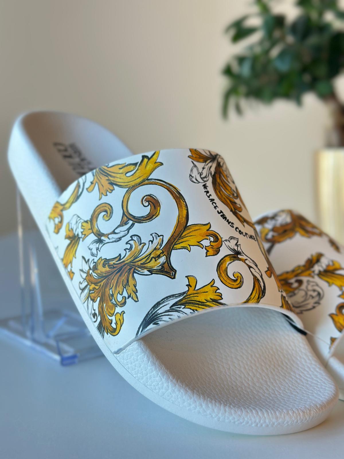 Chinelos Logo Baroque Versace Jeans Couture