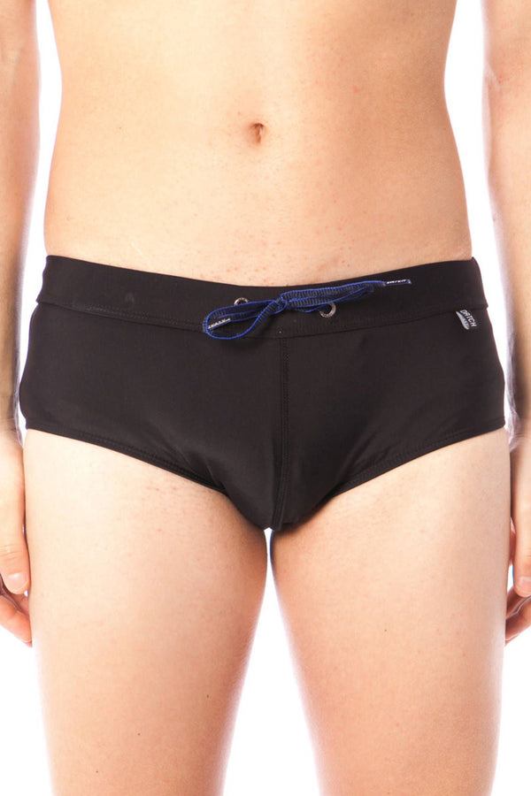 DATCH PEÇAS DE TRAJE SOB O HOMEM PRETO