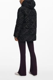 BLUSÃO COM CAPUZ DESIGUAL MULHER PRETO