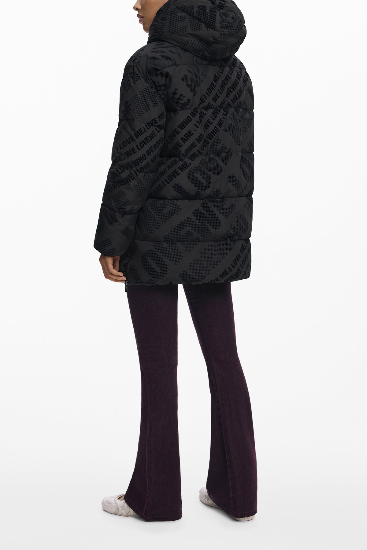 BLUSÃO COM CAPUZ DESIGUAL MULHER PRETO