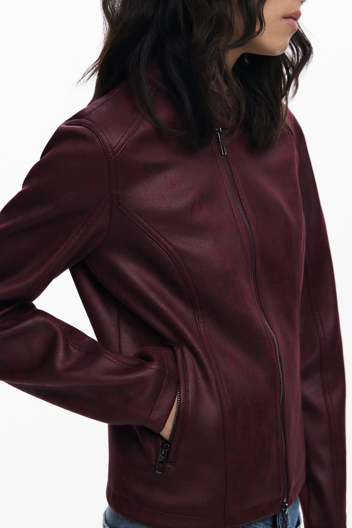 BLUSÃO COM FECHO DESIGUAL MULHER VERMELHO
