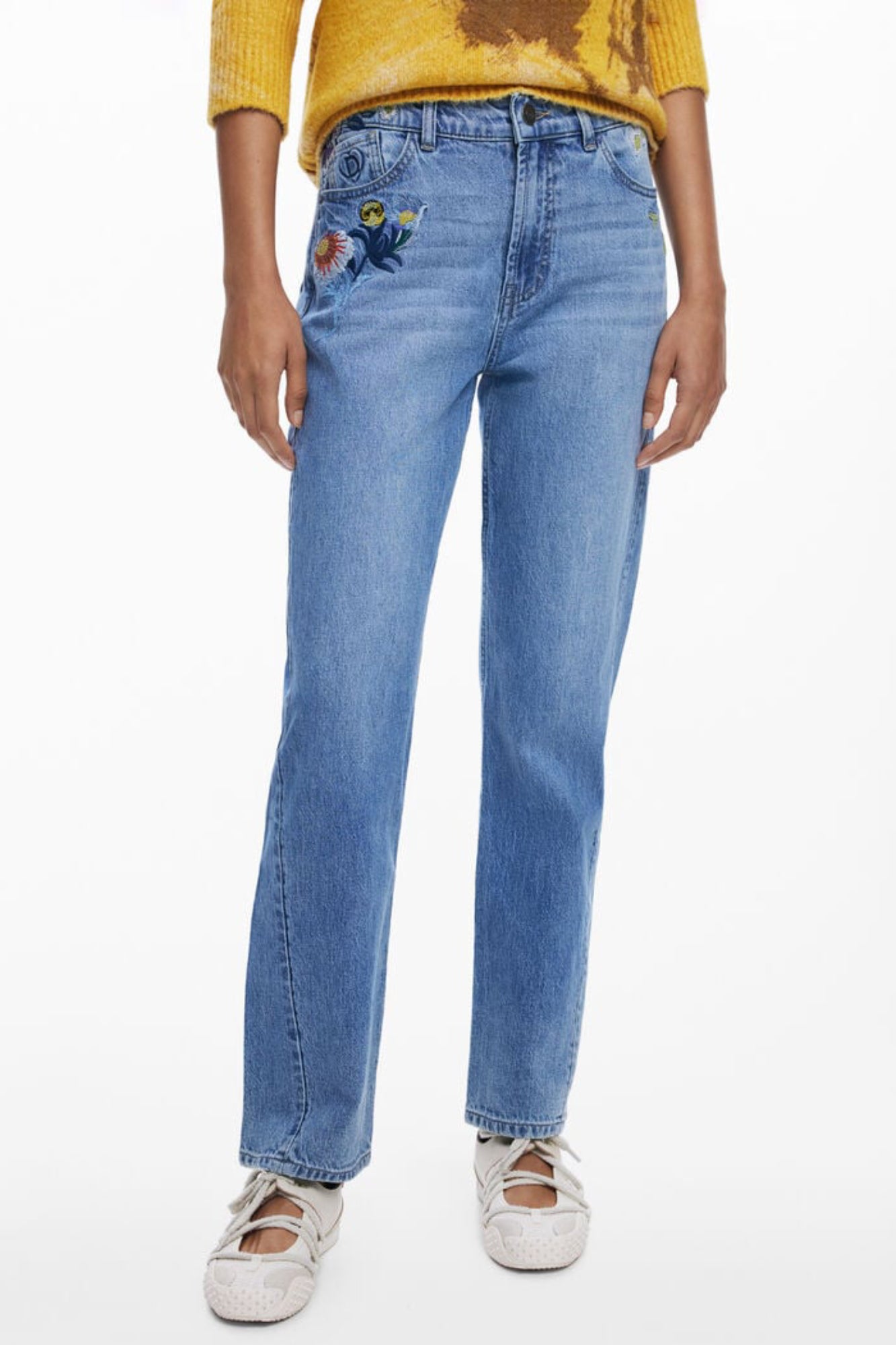 JEANS EM ALGODÃO DESIGUAL MULHER AZUL CLARO
