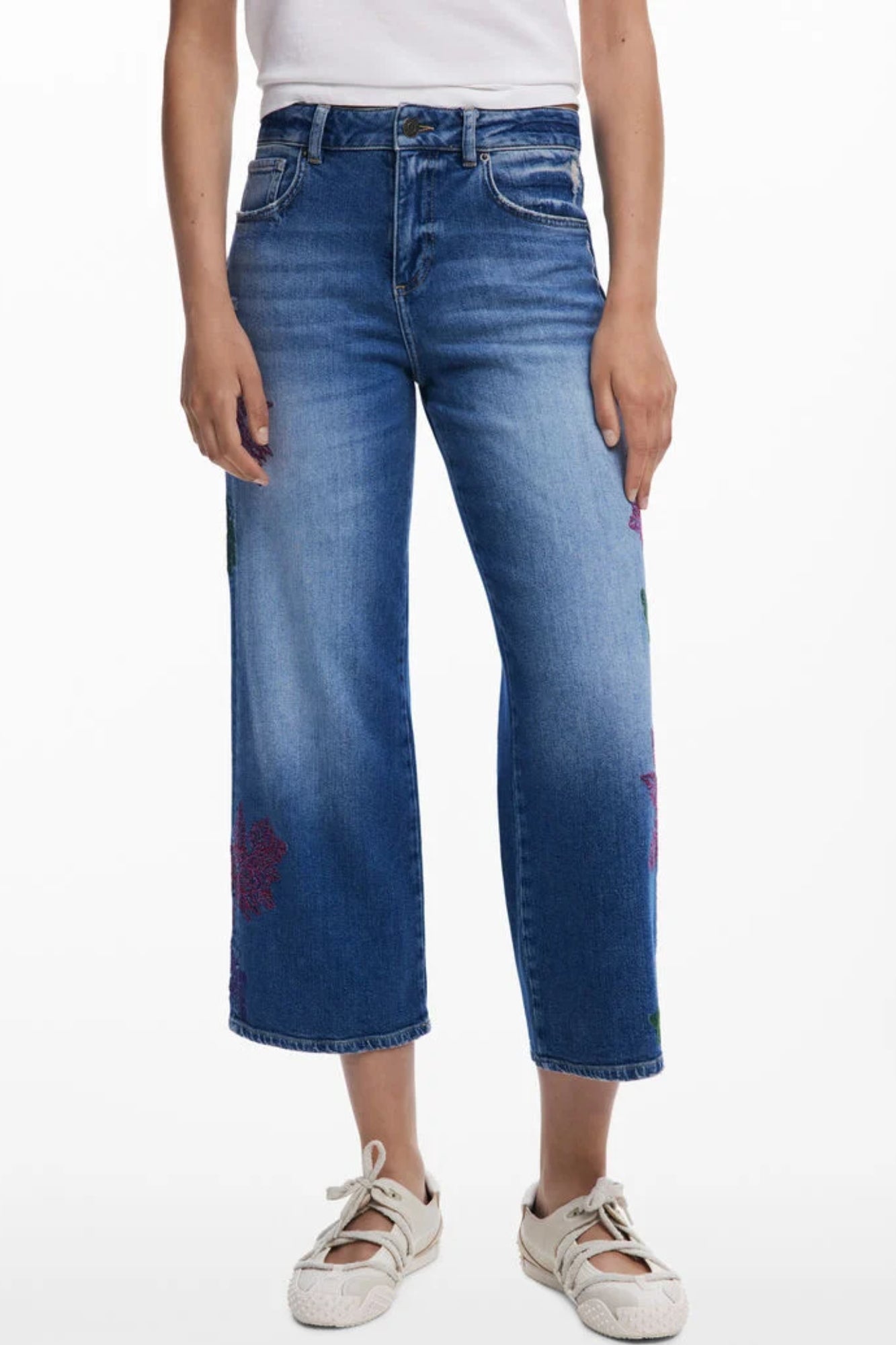 JEANS EM ALGODÃO DESIGUAL MULHER AZUL CLARO