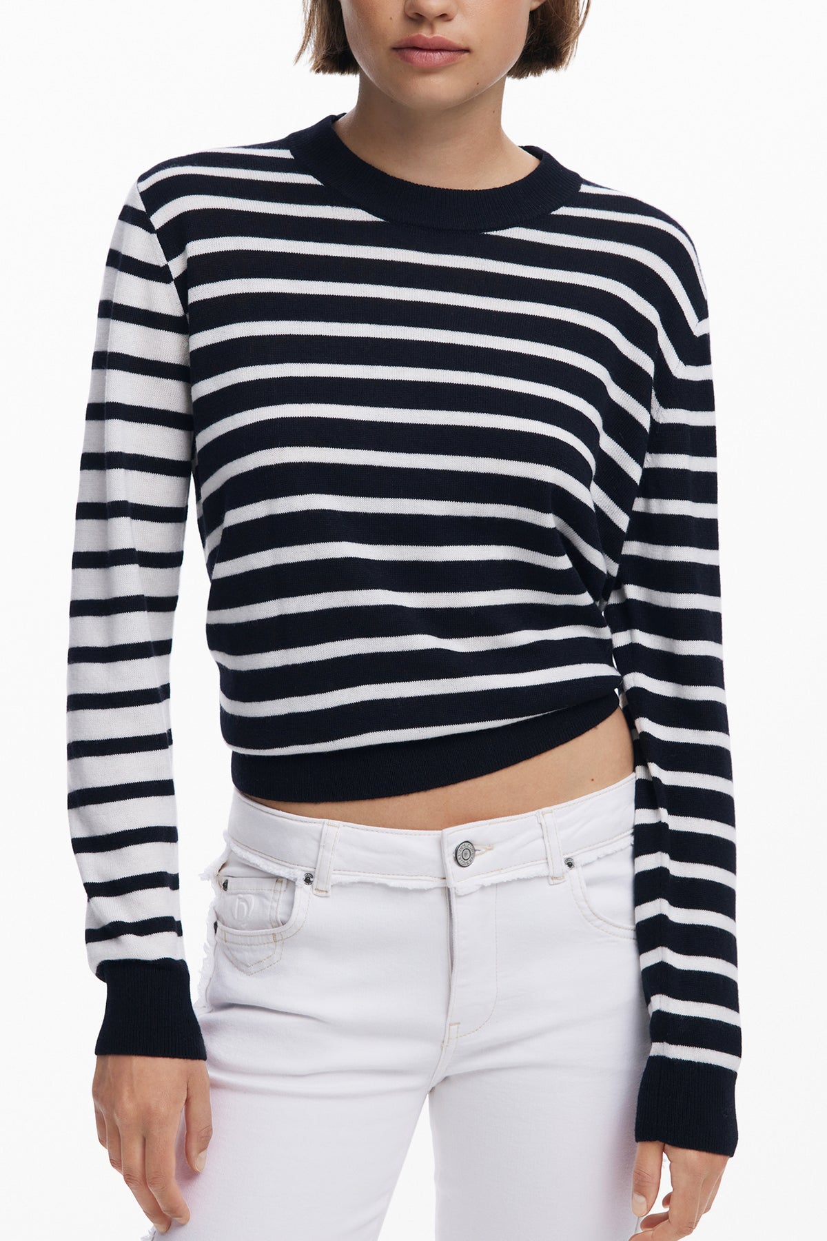 CAMISOLA COM BORDADO DESIGUAL MULHER PRETA