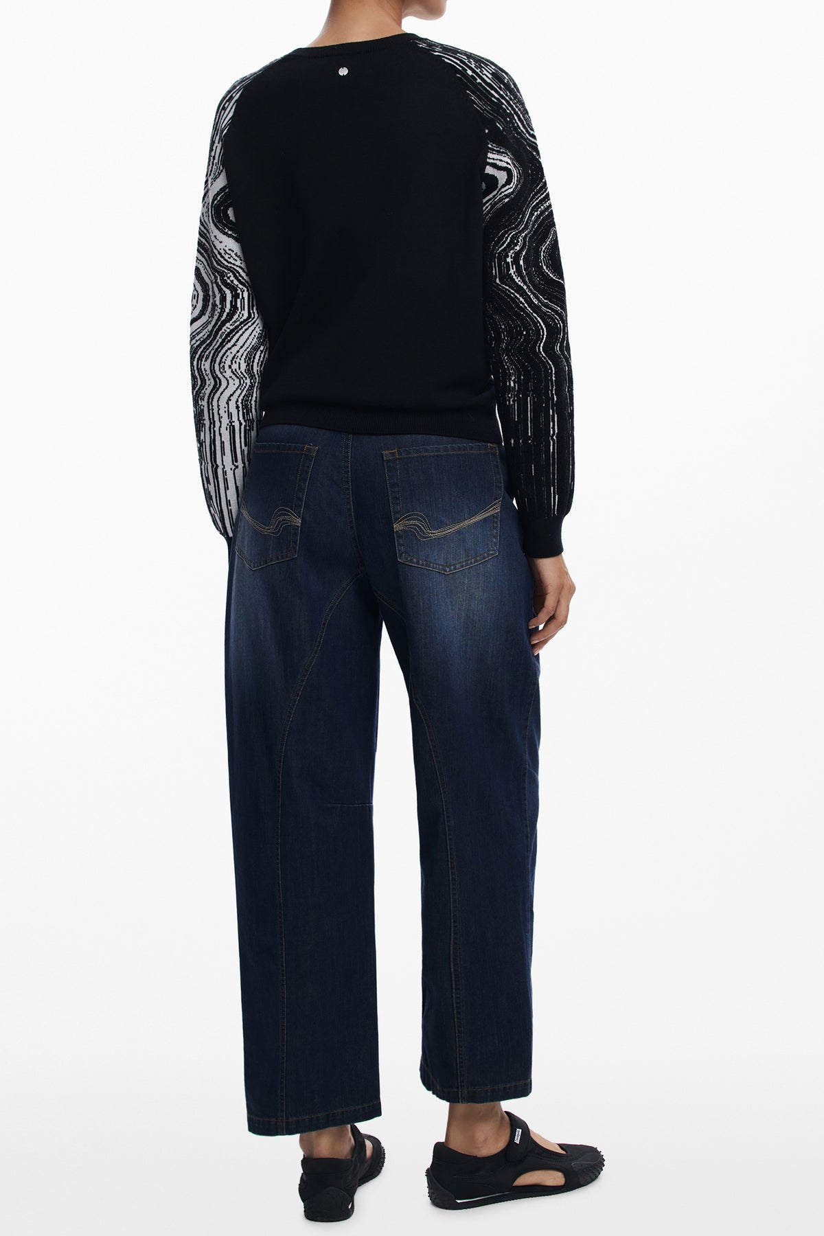 CAMISOLA COM LOGÓTIPO DESIGUAL MULHER PRETA