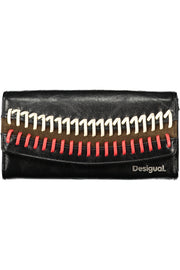 CARTEIRA COM LOGÓTIPO DESIGUAL MULHER PRETA