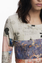 T-SHIRT COM LOGÓTIPO DESIGUAL MULHER BEGE