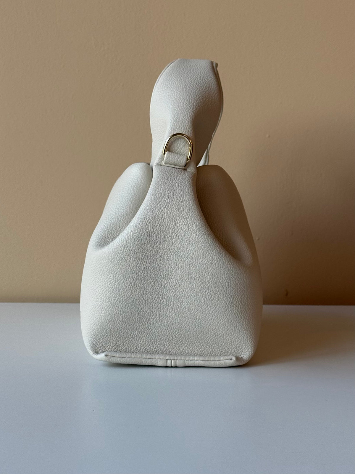 Mala Hobo BYBLOS Branca — vista lateral